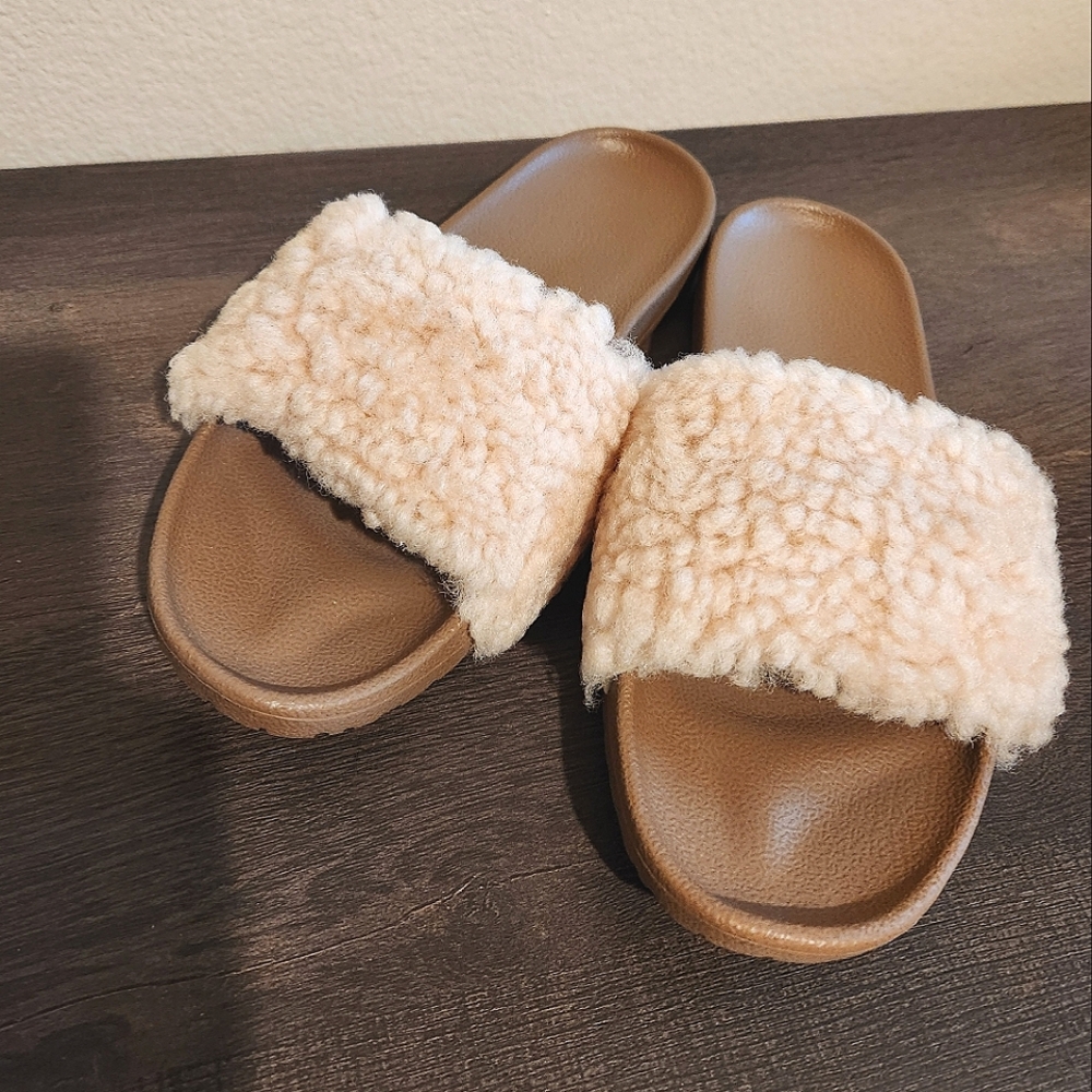 NEW UGG W Royale Slide Sandals, 10